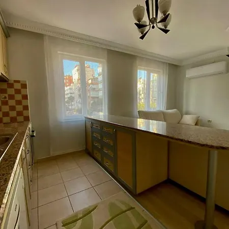 Apartmán Квартира В Центре Рядом С Пляжем Коньяалты *